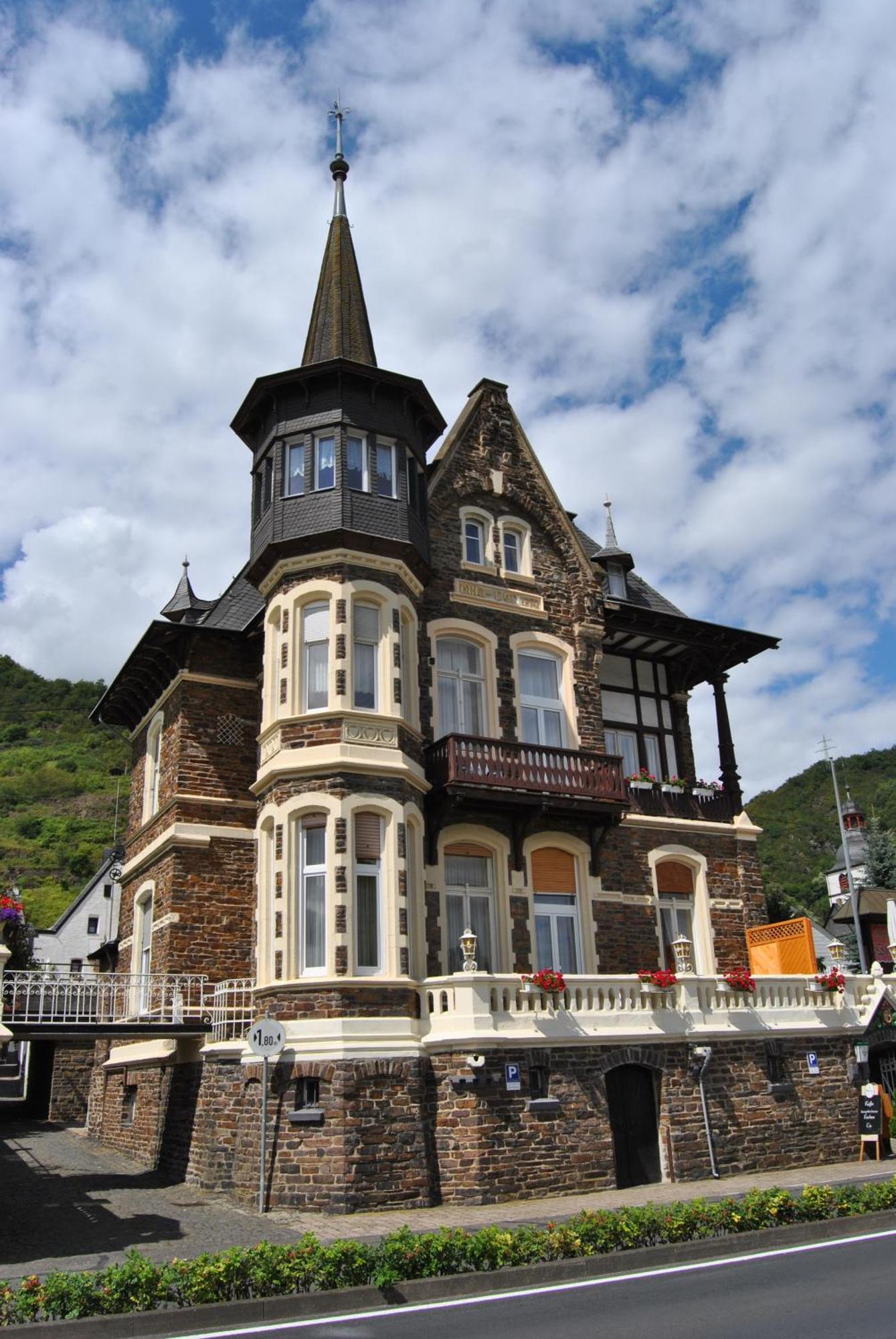 Villa Cornely ทรัยส์-คาร์เดิน ภายนอก รูปภาพ